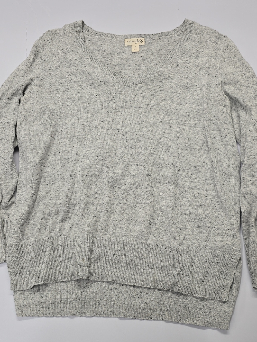 Maison Jules Light Heather‎ Gray V-Neck Sweater